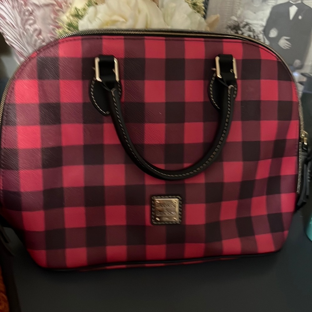 Dooney &Bourke